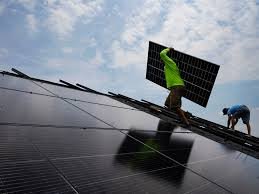 temp_image_1763636967.43196 US Solar Incentives Slashed: The Ripple Effect on Families, Jobs, and Clean Energy Goals