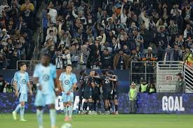 temp_image_1764051805.327633 Chucky Lozano: The Electrifying Journey of Mexico's Football Maestro