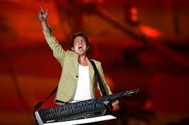 temp_image_1764559599.515465 The Irresistible Charm of Charlie Puth: A Modern Pop Maestro