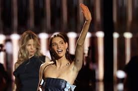 temp_image_1771022826.782 Charlotte Cardin: Triomphe aux Victoires de la Musique et Ascension Internationale