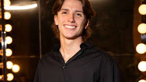 temp_image_1771217309.615667 La Voix: Émile Dubois, the Athlete with a Soulful Voice