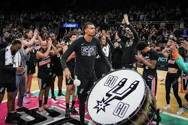 temp_image_1771720243.597114 Kings vs. Spurs: A Deep Dive into the Rivalry, Current Season, and Future Prospects