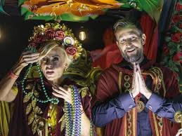 temp_image_1771814336.836773 Noah Wyle Reigns as Monarch at New Orleans' Krewe of Orpheus Parade