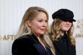 temp_image_1772257305.54318 Christina Applegate's Battle with Multiple Sclerosis: A Raw and Honest Look