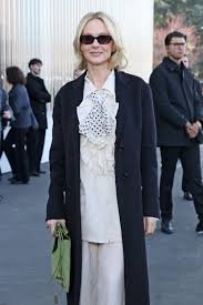 temp_image_1772351923.4087 Carey Mulligan's Hair Transformation: A Spring Style Guide