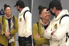 temp_image_1772411141.01269 Hugh Jackman and Sutton Foster: A Budding Romance