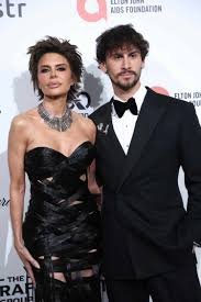 temp_image_1773758578.086736 Lisa Rinna: From Soap Star to Reality TV Icon - A Comprehensive Look