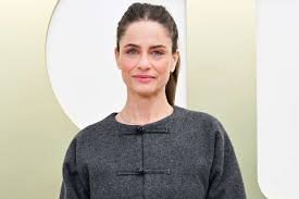 temp_image_1774594521.73131 Amanda Peet: A Life Beyond the Spotlight - Career, Family & Philanthropy