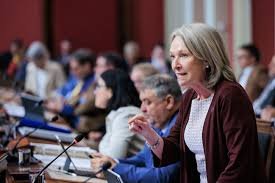 temp_image_1774716482.573931 CLSC: Revitalização da Primeira Linha de Saúde no Quebec