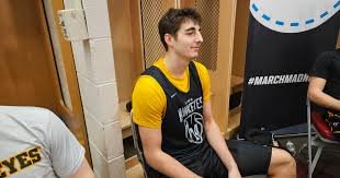 temp_image_1774746725.975717 Tate Sage: Iowa's Rising Star in March Madness