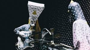 temp_image_1775221689.128041 Angine de Poitrine: A Fascinante Microtonalidade que Conquista o Mundo