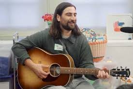 temp_image_1775364966.558291 Noah Kahan: The Rise of a Folk-Pop Sensation