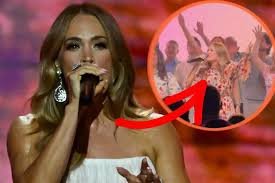 temp_image_1775511604.025052 Carrie Underwood Easter Sunday Service: A Moving Performance & Faith-Filled Moment