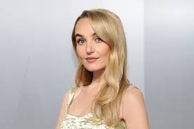 temp_image_1775707267.933302 Chloe Fineman Controversy: SNL Star's Camp Counselor Story Sparks Outrage and Edits