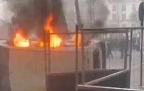 temp_image_1776073009.275593 Paris: Desinformação e a Realidade dos Distúrbios - Uma Análise