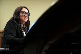 temp_image_1776722549.376386 Lori Chavez-DeRemer Steps Down as Labor Secretary: End of a Turbulent Tenure