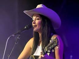 temp_image_1777392953.67733 Kacey Musgraves Gruene Hall: A Star's Homecoming in Texas