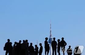 temp_image_1777871696.137811 Tomorrow's Weather in Seoul: Clear Skies and Spring Perfection