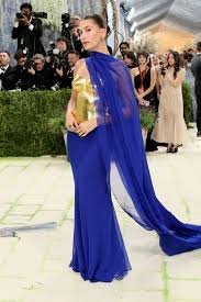 temp_image_1777941284.805035 Hailey Bieber Met Gala 2026: A Golden Masterpiece in Sculpted Saint Laurent