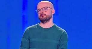 temp_image_1778464973.223209 Vincent's Unexpected Twist on 'Tout le monde veut prendre sa place': Is the Record Within Reach?