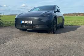 temp_image_1779397989.77687 Tesla Model Y: Is the New Affordable RWD Version Still a Game-Changer?