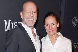 temp_image_1780036605.401449 Laurie Metcalf: The Master of Versatility in Modern Entertainment