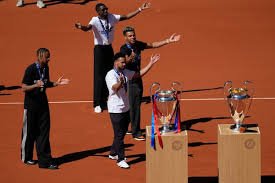temp_image_1780337635.139849 Flavio Cobolli and the Sporting Magic of Roland Garros: PSG Celebrates in Paris