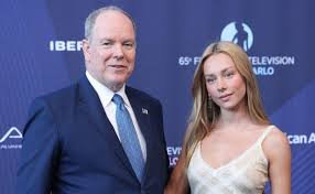temp_image_1781646805.993829 Ester Expósito Shines at Monte Carlo Television Festival: Award and Viral Moment with Prince Albert II