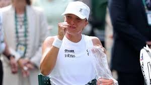 temp_image_1782911211.069197 Iga Swiatek's Emotional Battle: A Gritty First-Round Survival at Wimbledon