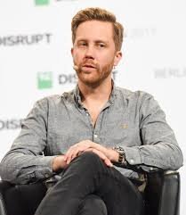 temp_image_1783937740.147686 The AI Talent War Heats Up: Tom Blomfield Joins Anthropic's Compute Team