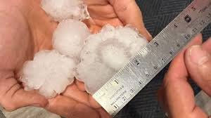 temp_image_1785179225.694719 Severe Weather Alert: Large Hail and Damaging Winds Strike Northeast Wisconsin
