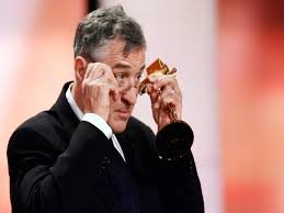 temp_image_1785729545.633197 Robert De Niro’s Secret to Clarity: The Power of Detachment in Decision-Making