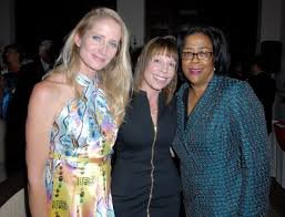 temp_image_1786052032.925318 1736 Family Crisis Center CEO Pay: Transparency and Executive Compensation in Non-Profits