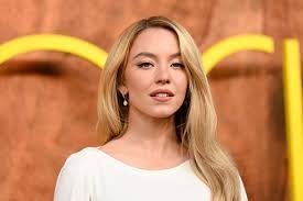 temp_image_1786938809.947259 The TMZ Phenomenon: How it Revolutionized Celebrity News and Hollywood Gossip