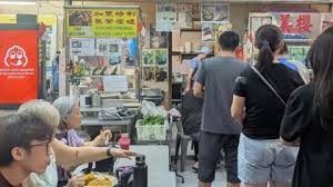 temp_image_1786950232.241625 Shocking Singapore Incident: Elderly Man Assaulted Over a Simple Gesture (Trending: Hayden Panettiere)