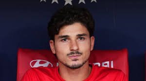 temp_image_1787510719.239141 Julián Álvarez: A Tense Return to Metropolitano Amidst Fan Hostility