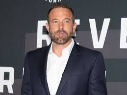 temp_image_1787628468.734325 Ben Affleck’s Mysterious Dinner Appearance: What’s the Deal with the Violet Detail?