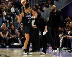 temp_image_1787628827.38165 Veronica Burton and the Golden State Valkyries: The Struggle Between Teamwork and Star Power