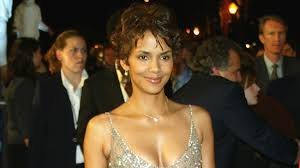 temp_image_1789672836.322921 Zendaya’s Stunning Emmy Tribute to Halle Berry: A Moment of Hollywood Magic