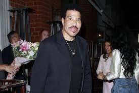 temp_image_1790102471.911571 Lionel Richie: The Timeless Legacy of a Music Icon